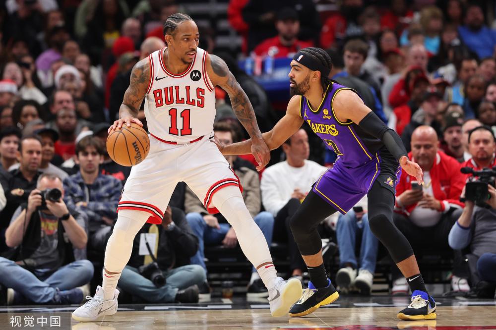 场内情绪高 场内情绪高