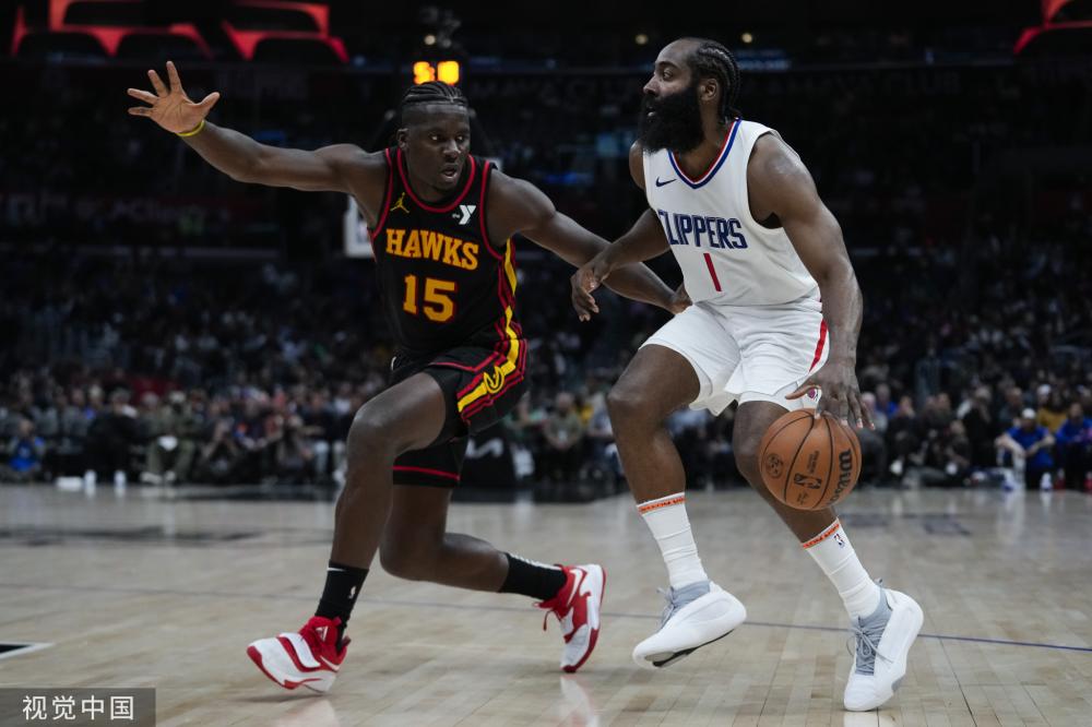 李在成门前 李在成门前