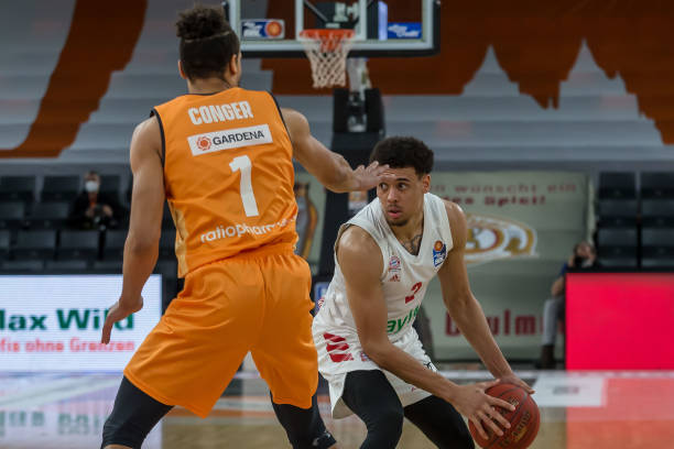 更是对多年 更是对多年